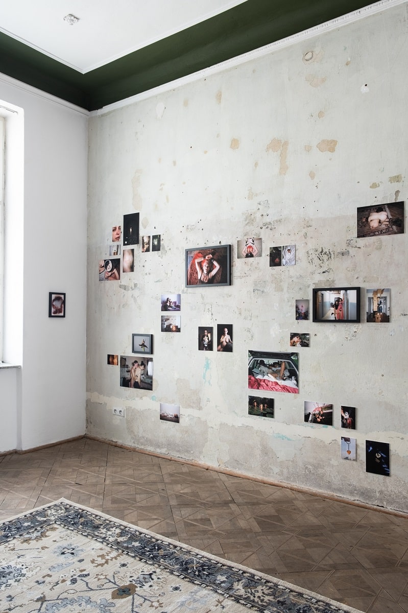 Kinga Michalska, Diary, 2011-2021, widok z wystawy Poganki, fot. Marcin Liminowicz